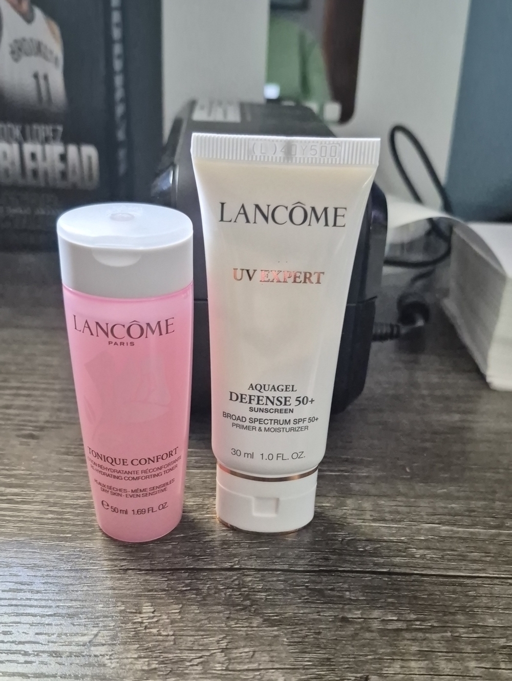 Lancôme Aqualgel Defense 50+ Sunscreen (White) & Tonique Confort Lotion (Pink)